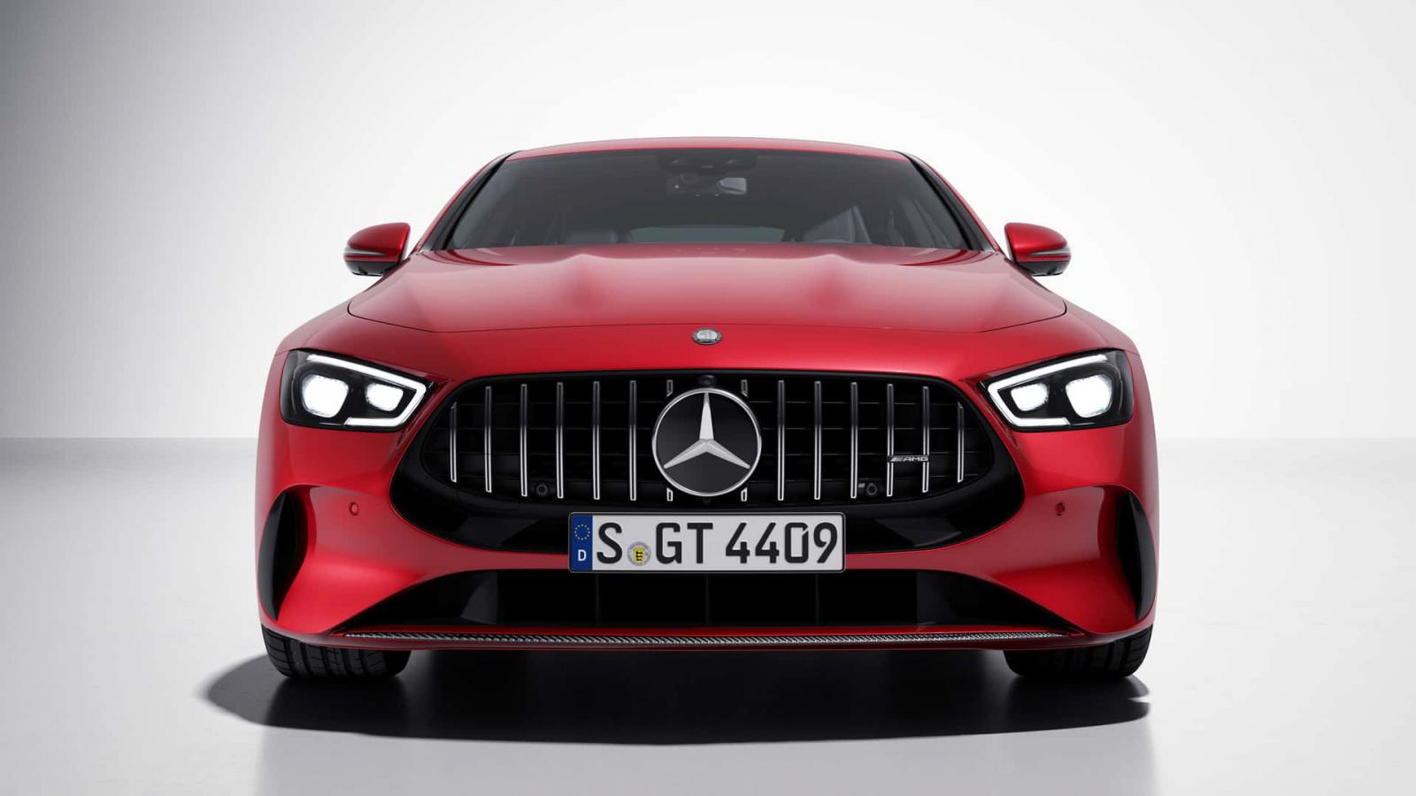 Νέα μάσκα & έξτρα εξοπλισμός για τη Mercedes-AMG GT 63 S E Performance